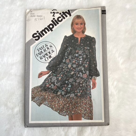 2 Simplicity Sewing Patterns - Picture 2 of 5